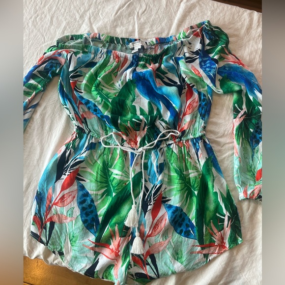 Off shoulder tropical floral print long sleeved romper - Picture 7 of 9
